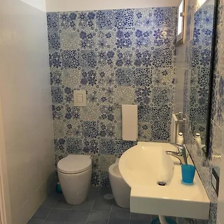 Mediterraneo Oda ve Kahvaltı 4*