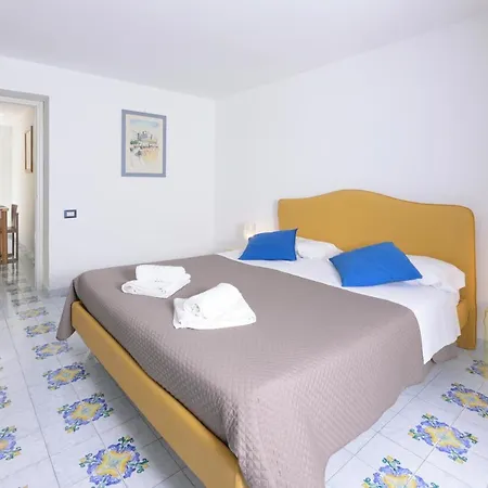 Mediterraneo Bed & Breakfast *