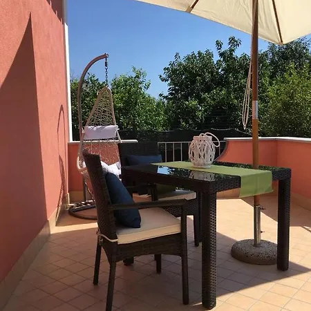 Alojamento de Acomodação e Pequeno-almoço Mediterraneo 4*